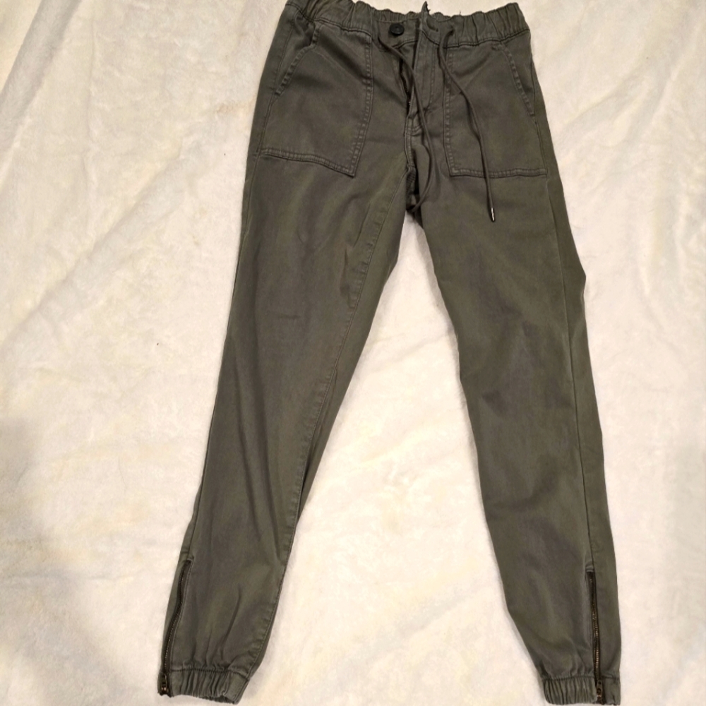 American Eagle womens cargo leggings, army green, size 4
